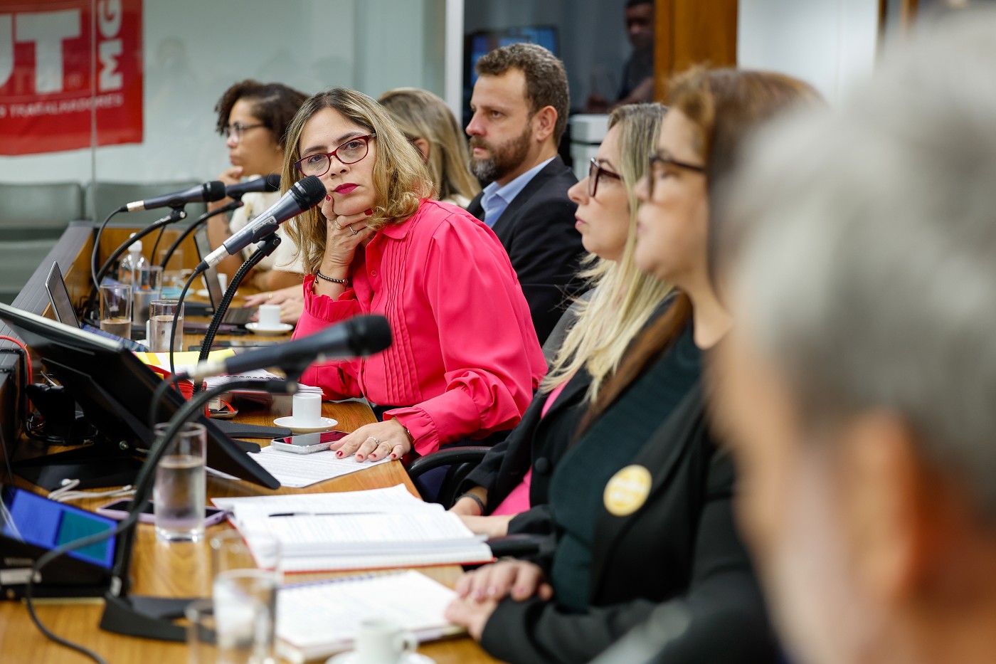 Comissão de Educação, Ciência e Tecnologia - debate sobre as condições para professores participarem de cursos de formação