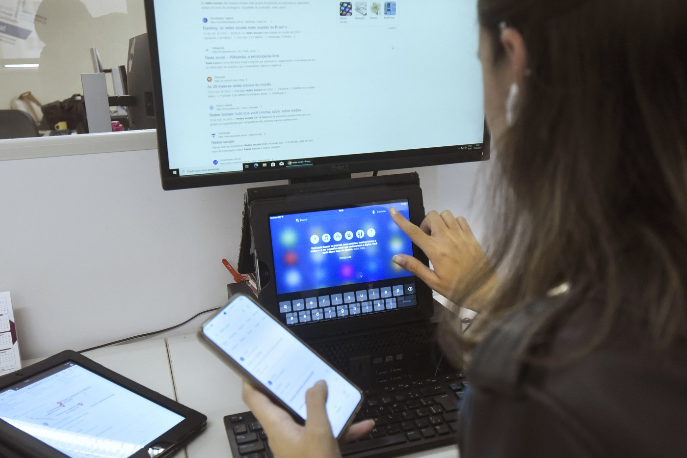 Banco de imagens - telas, redes sociais, computador, telefone celular