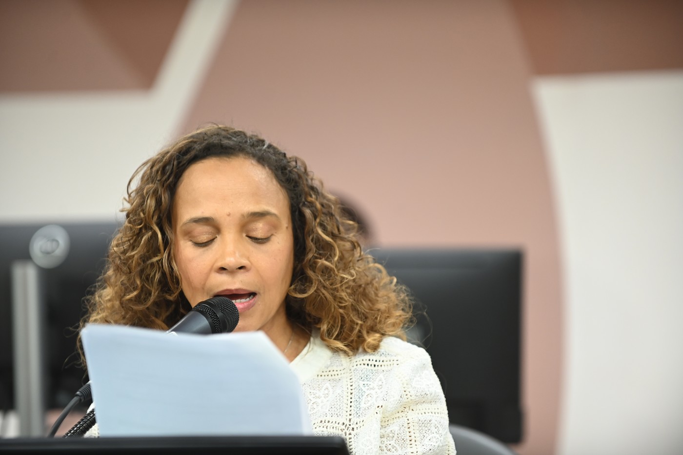 Comissão de Defesa dos Direitos da Mulher - análise de proposições
