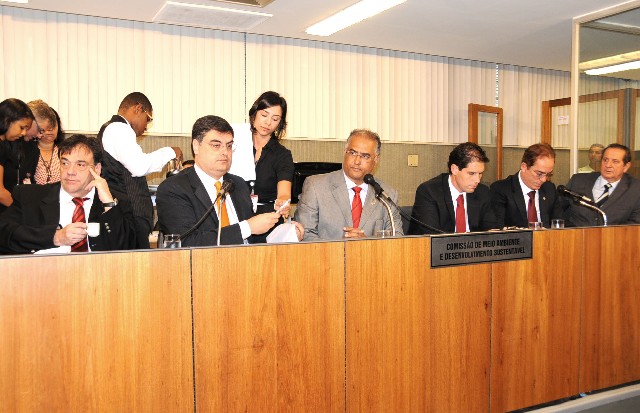 Também foi aprovado envio de requerimento para que a comissão conheça as atribuições da Comissão Extraordinária das Águas