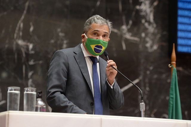 O deputado Coronel Sandro defendeu o voto impresso porque acredita que a urna eletrônica pode ser fraudada