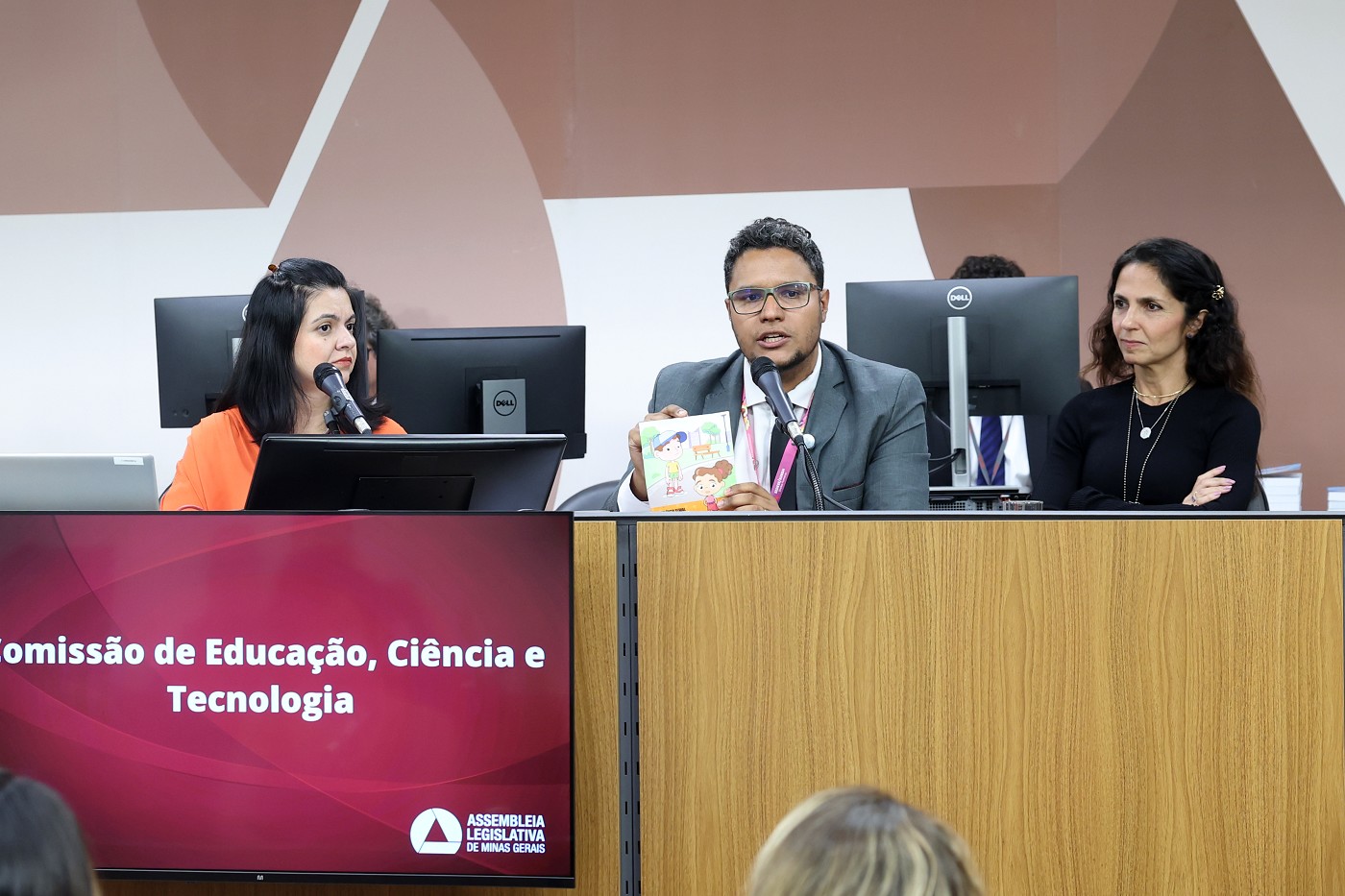 Comissão de Educação, Ciência e Tecnologia - debate sobre a proteção à criança na era digital