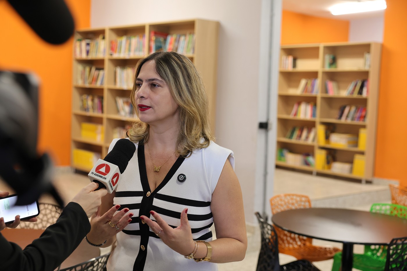 Comissão de Educação, Ciência e Tecnologia - visita à Escola Estadual Laura das Chagas