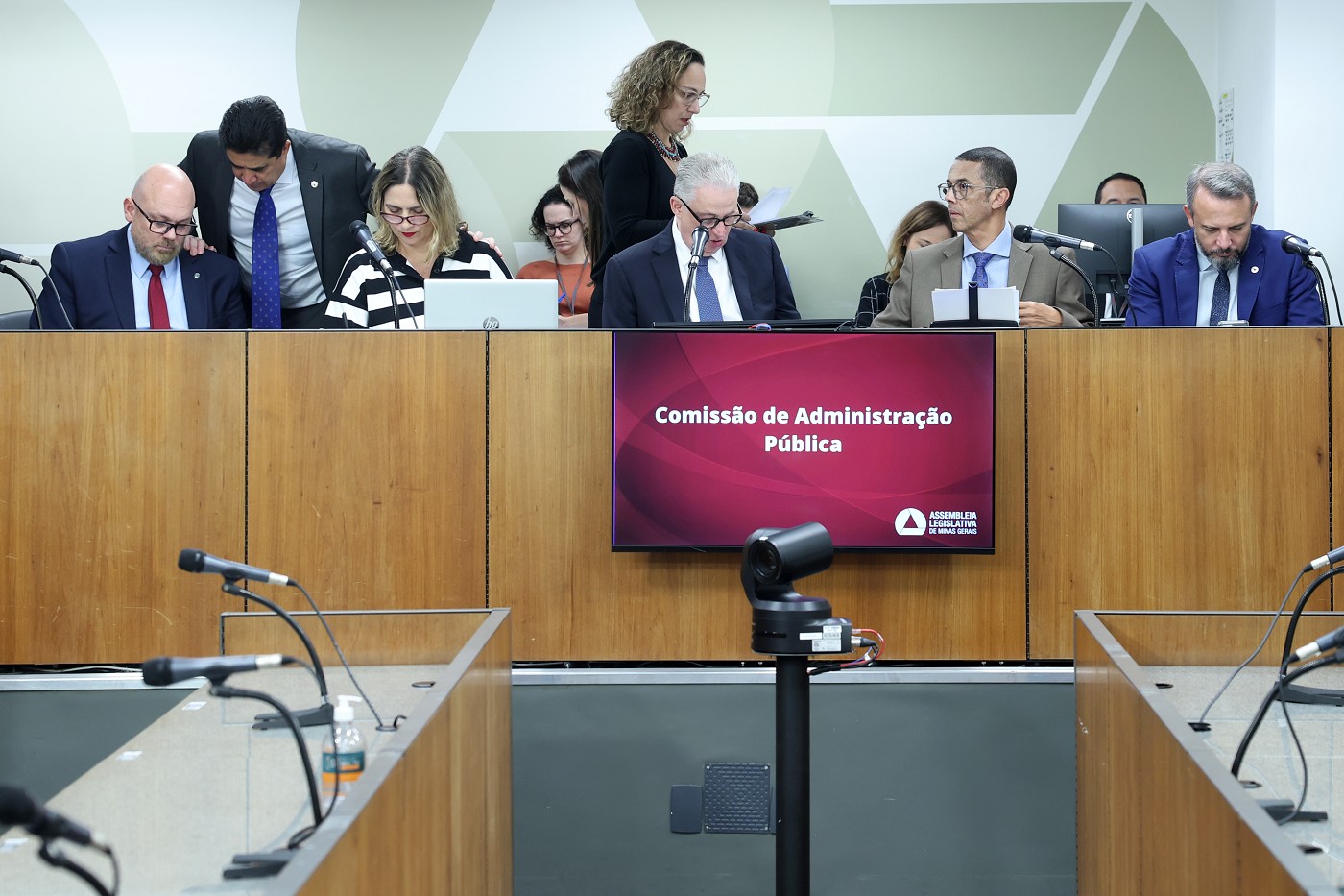 Comissão de Administração Pública - análise de proposições