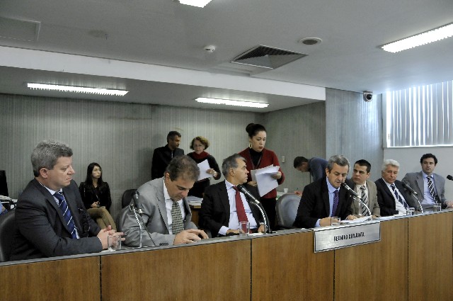 Parlamentares afirmaram que os produtores não conseguem mais ter uma vida sustentável no campo