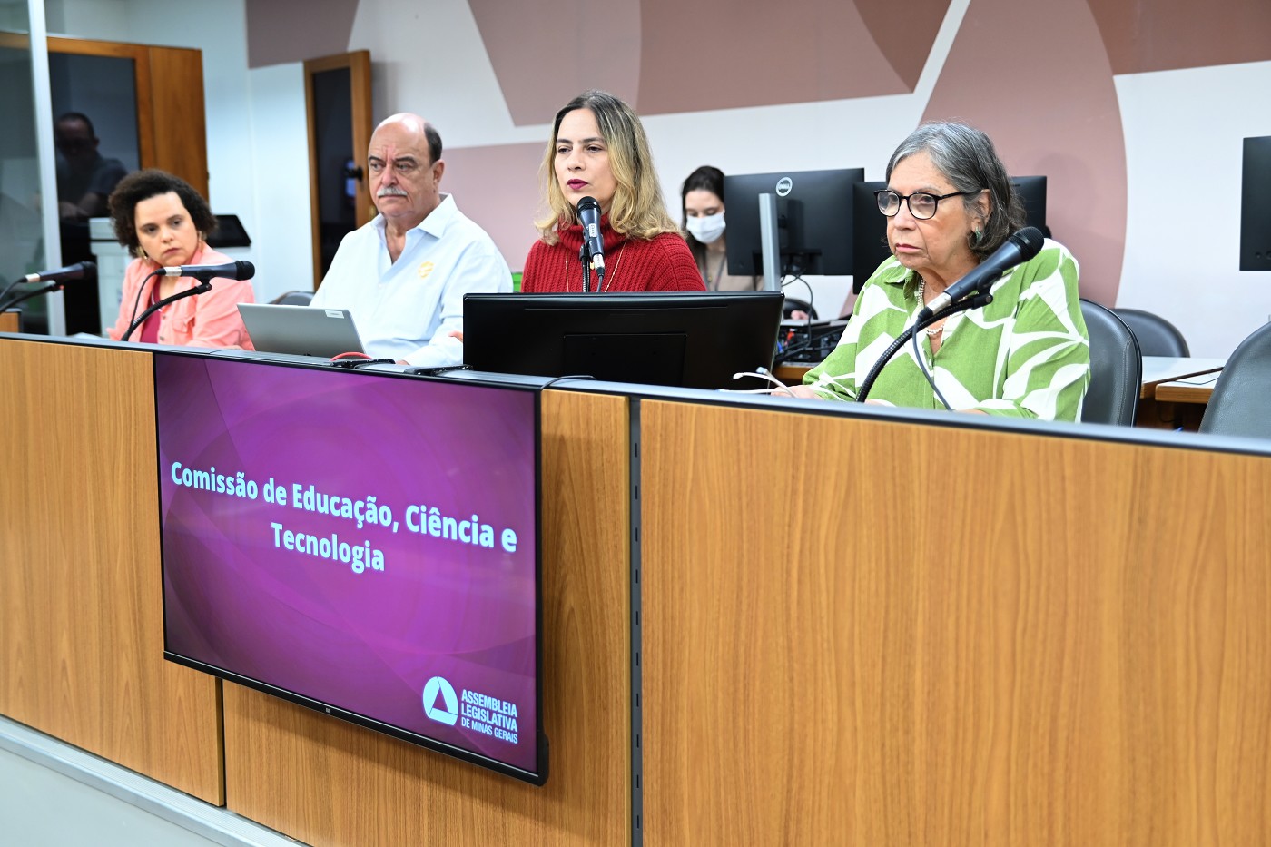 Comissão de Educação, Ciência e Tecnologia - debate sobre a jornada de trabalho na educação especial