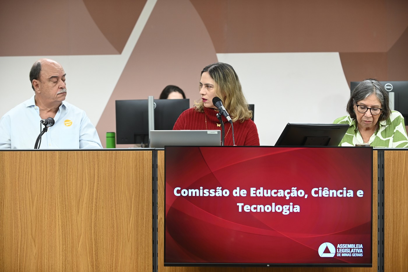 Comissão de Educação, Ciência e Tecnologia - debate sobre a jornada de trabalho na educação especial