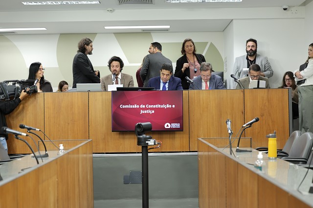 Comissão de Constituição e Justiça - análise de proposições
