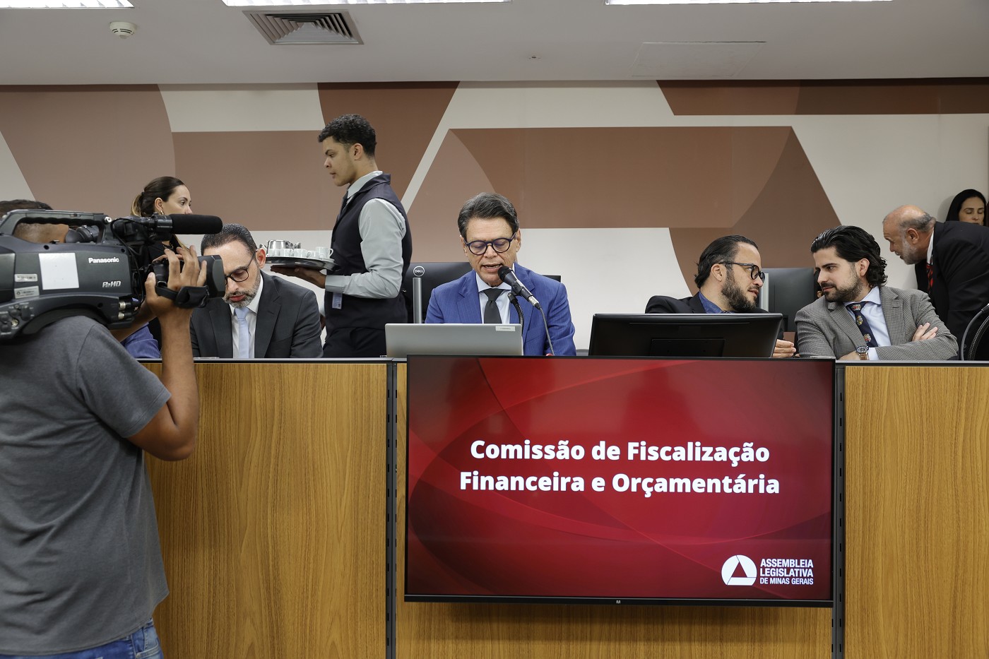 Comissão de Fiscalização Financeira e Orçamentária - análise de proposições