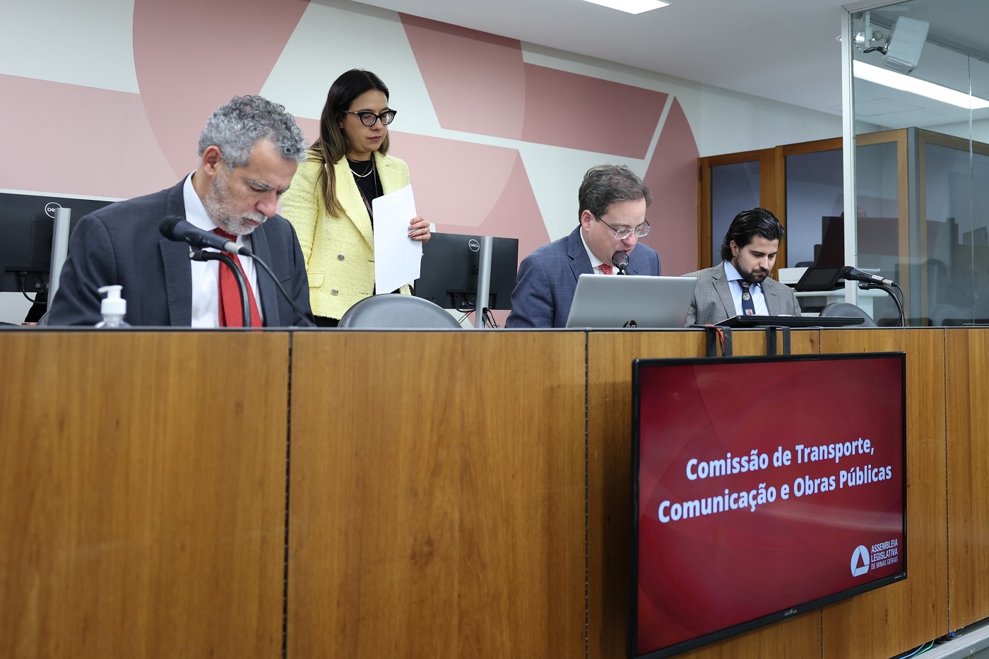 Comissão de Transporte, Comunicação e Obras Públicas - análise de proposições
