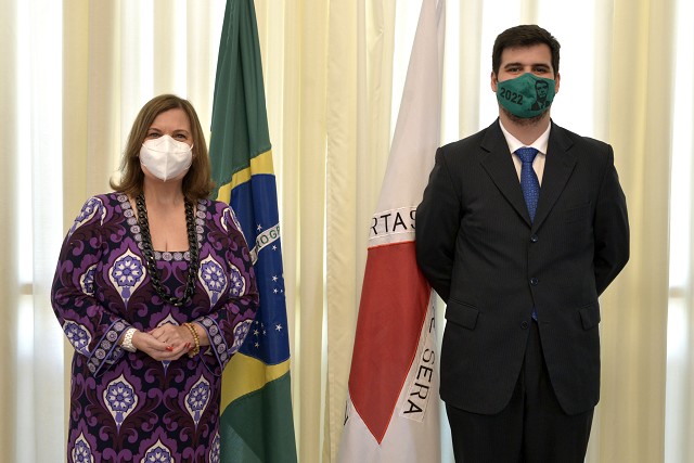 Deputado Bruno Engler recebeu embaixadora da Venezuela no Brasil, Teresa Belandria