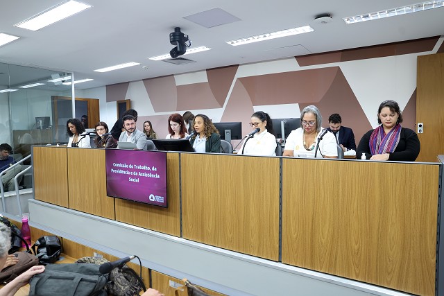 Comissão do Trabalho, da Previdência e da Assistência Social - debate sobre serviços de psicologia e de serviços sociais na educação básica