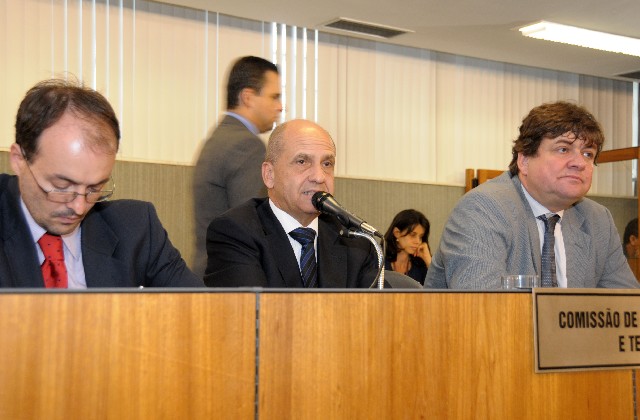 Comissões de Educação, Ciência e Tecnologia e de Participação Popular - debate sobre a educação indígena em Minas Gerais