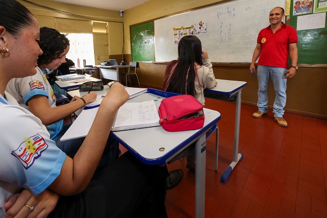 Comissão de Educação, Ciência e Tecnologia - visita a escolas em Coração de Jesus