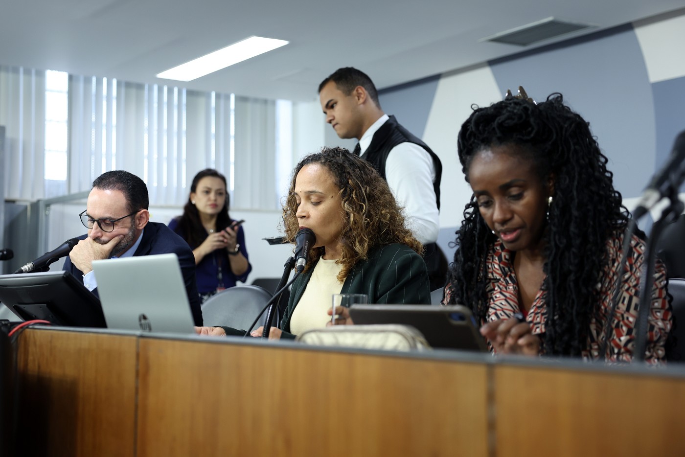 Comissão de Defesa dos Direitos da Mulher - análise de proposições