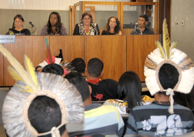 Comissões de Educação, Ciência e Tecnologia e de Participação Popular - debate sobre a educação indígena em Minas Gerais