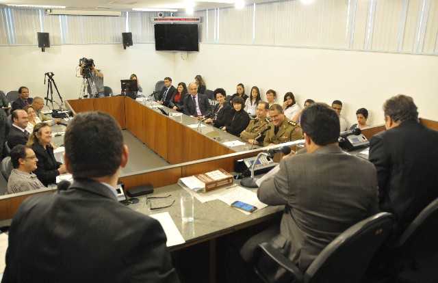 A comunidade da Lagoinha está preocupada principalmente com os pequenos furtos e roubos de veículos, que contribuem com a sensação de insegurança na região