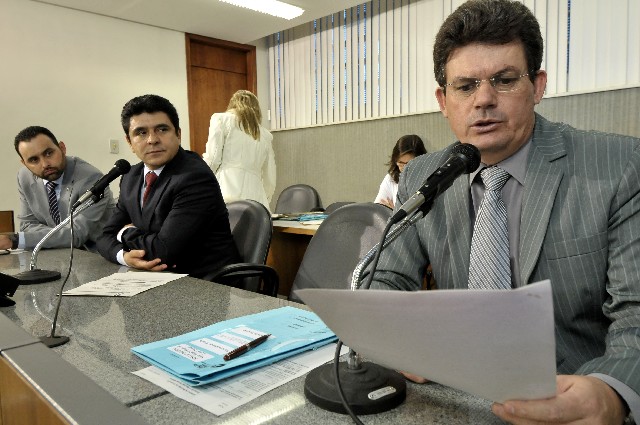 O relator, Duilio de Castro, opinou pela manutenção do veto