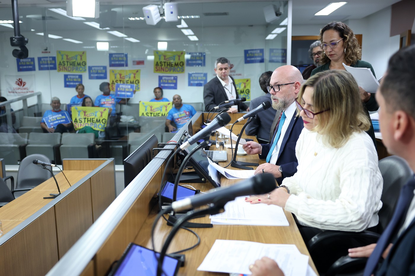 Comissão de Administração Pública - análise de proposições