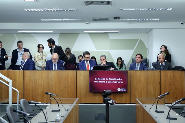 Comissão de Fiscalização Financeira e Orçamentária - análise de proposições