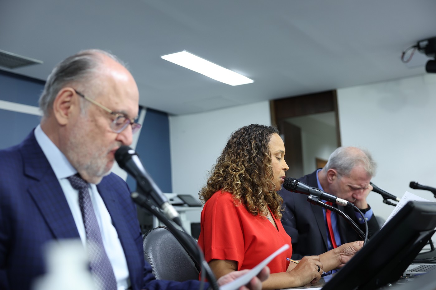 Comissão de Defesa dos Direitos da Mulher - análise de proposições