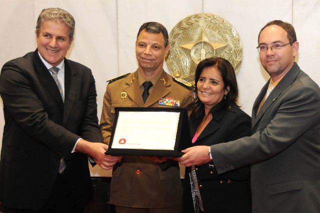 Além do Comandante-Geral da PM, coronel Márcio Martins Santana (foto), outros 38 participantes do programa foram homenageados