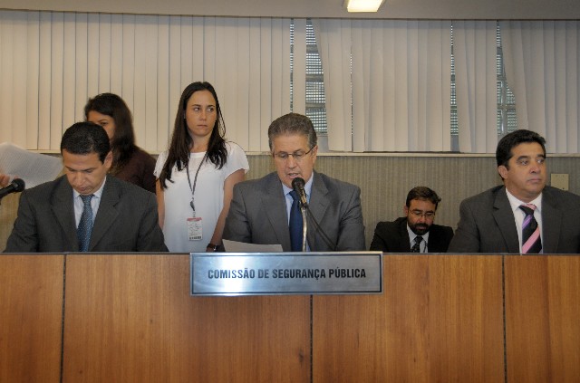 Também foi aprovado requerimento de visita à Câmara dos Deputados