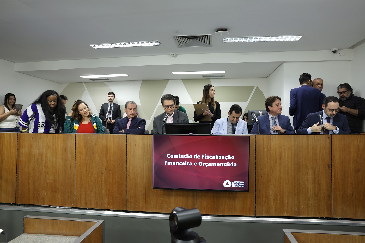 Comissão de Fiscalização Financeira e Orçamentária - análise de proposições (reunião das 09:00)