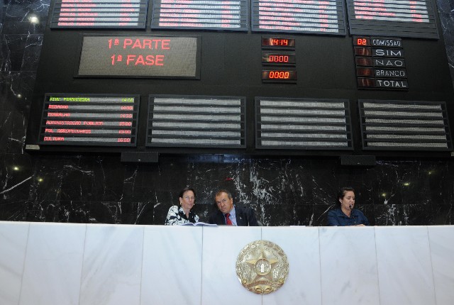 Ofício comunicando viagem do governador foi recebido na reunião desta quarta (31)