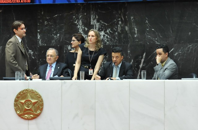 Presidente da ALMG comunicou que vai se ausentar do País de 12 a 15 de dezembro deste ano