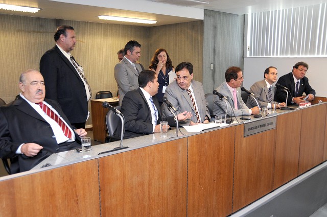 Comissão aprova requerimento para discutir MP que reduz tarifas de energia elétrica