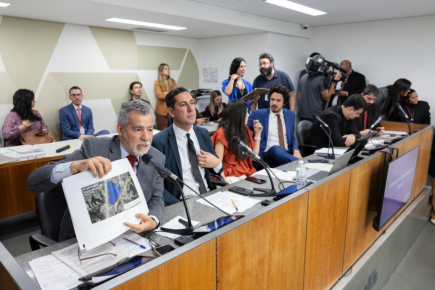 Comissão de Constituição e Justiça - análise de proposições