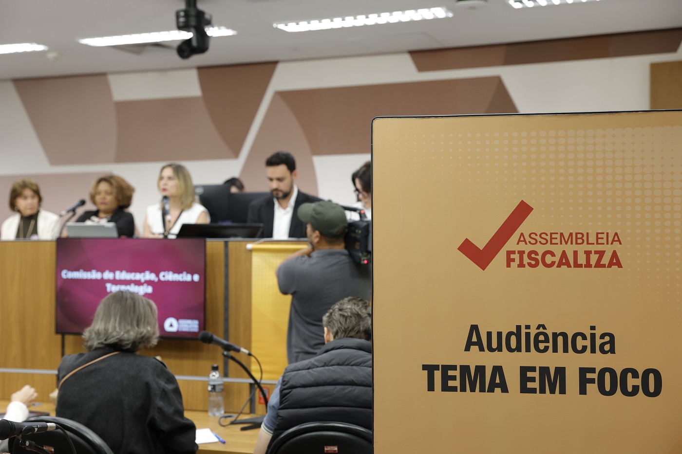 Assembleia Fiscaliza - Tema em Foco - Comissão de Educação, Ciência e Tecnologia - avaliação do cumprimento de metas do Plano Estadual de Educação.