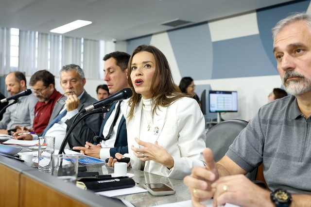 Comissão de Participação Popular - debate sobre a nova regulação do SUS