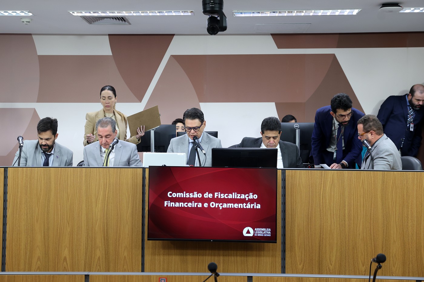 Comissão de Fiscalização Financeira e Orçamentária - análise de proposições