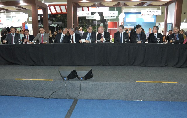 A cerimônia de posse da nova diretoria da AMM para o biênio 2015-2017 foi realizada no Expominas