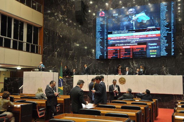 Foram apresentadas dezenas de emendas de autoria do governador e de parlamentares ao PL 3.503/16, que integra reforma administrativa