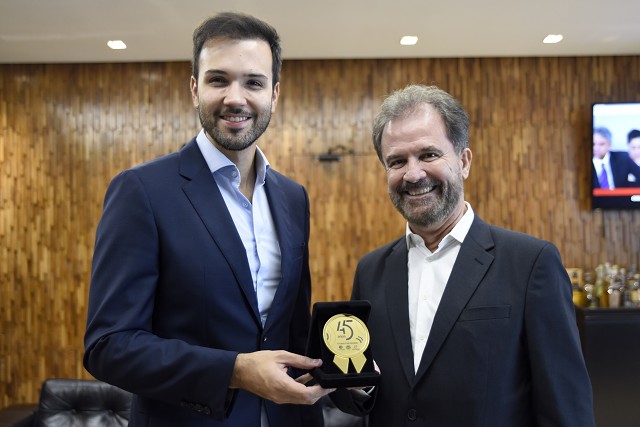 Entrega da Medalha Comemorativa dos 45 anos da TV Paranaíba