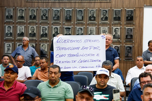 Comissão de Constituição e Justiça - debate sobre a regulamentação do táxi-lotação intermunicipal