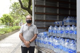 Campanha Atingidos pelas Chuvas - doação de água mineral