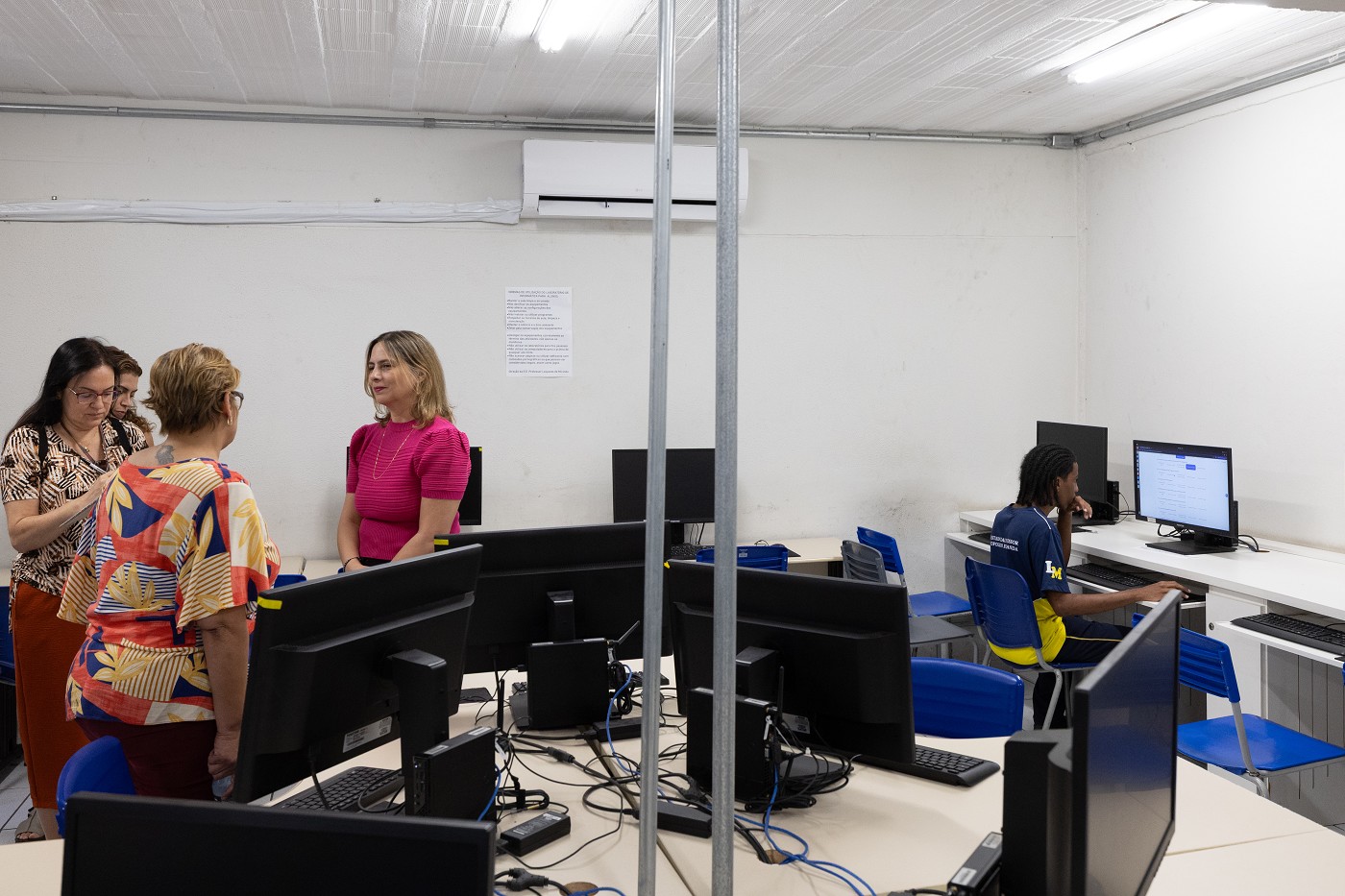 Comissão de Educação, Ciência e Tecnologia - visita às escolas estaduais Augusto de Lima e Professor Leopoldo de Miranda, em Belo Horizonte