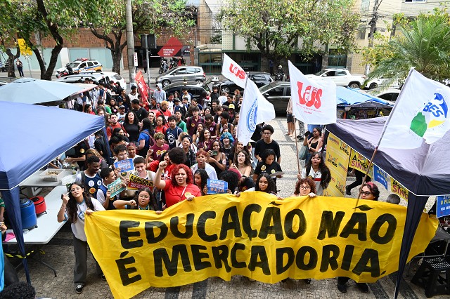 Comissão de Educação, Ciência e Tecnologia - apresentação de relatório de visitas a escolas