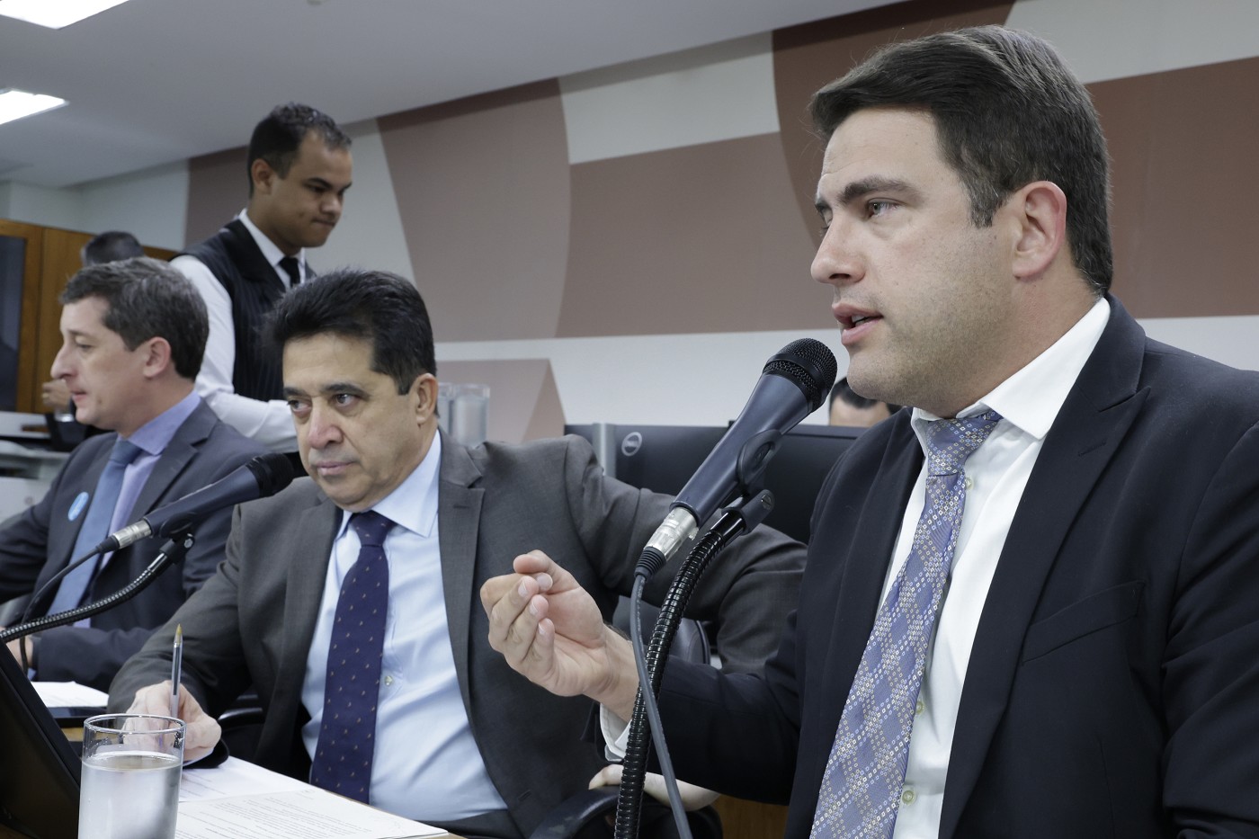 Comissão de Segurança Pública - debate sobre dívida de construtora do aeroporto de Uberlândia