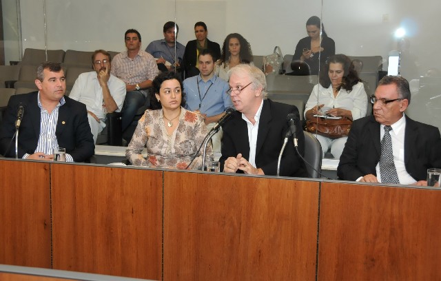 Marcos de Carvalho Cambraia, Cristiane Assis de Oliveira, João Luís Pimentel e Luciano Medrado