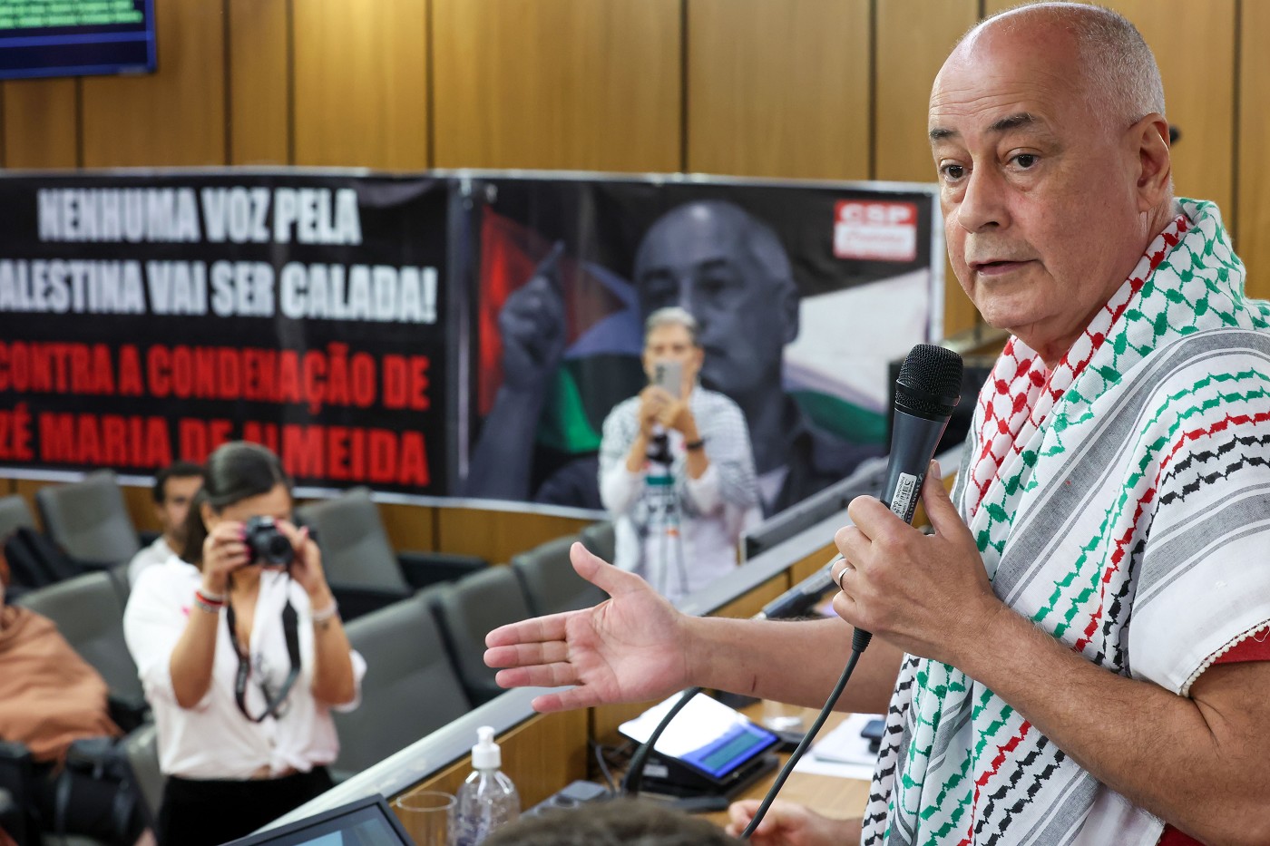 Comissão de Direitos Humanos - debate sobre os processos de criminalização de lideranças e ativistas dos movimentos sociais