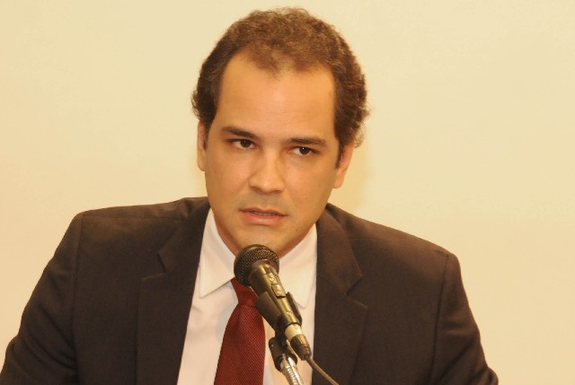 Felipe Gonçalves informou que questões jurídicas teriam obrigado a Sedes a manter os aparelhos