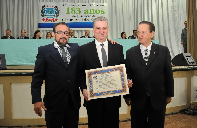 A homenagem aconteceu durante a comemoração de 183 anos de instalação da Câmara Municipal de Lavras