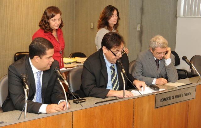 Deputados João Vítor Xavier (PRP), Sávio Souza Cruz (PMDB) e Doutor Viana (DEM).