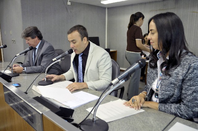 Deputados apreciam requerimento que solicita realização de audiência