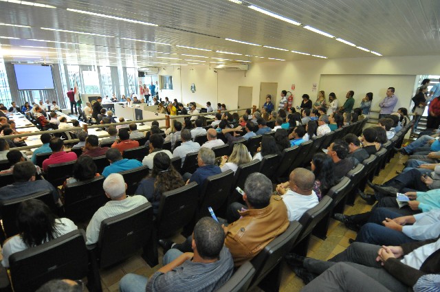 A audiência pública da Comissão de Saúde foi realizada na Câmara Municipal de Governador Valadares, que ficou lotada